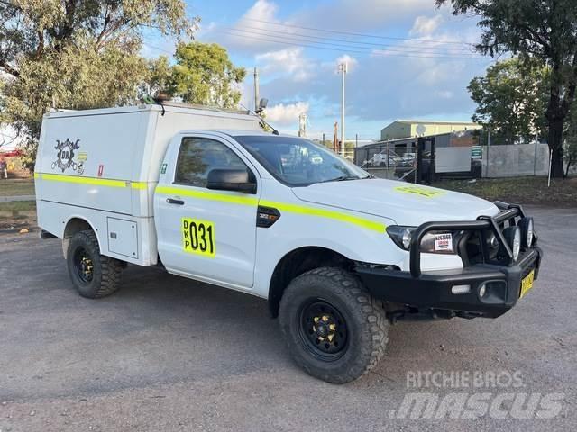 Ford Ranger Vieglais kravas automobilis/izkraušana no sāniem