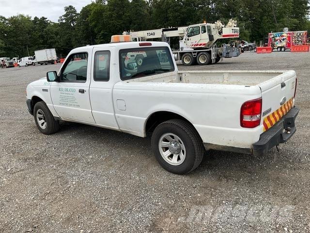 Ford Ranger Vieglais kravas automobilis/izkraušana no sāniem