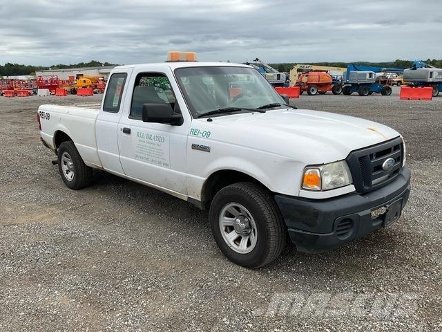 Ford Ranger Vieglais kravas automobilis/izkraušana no sāniem