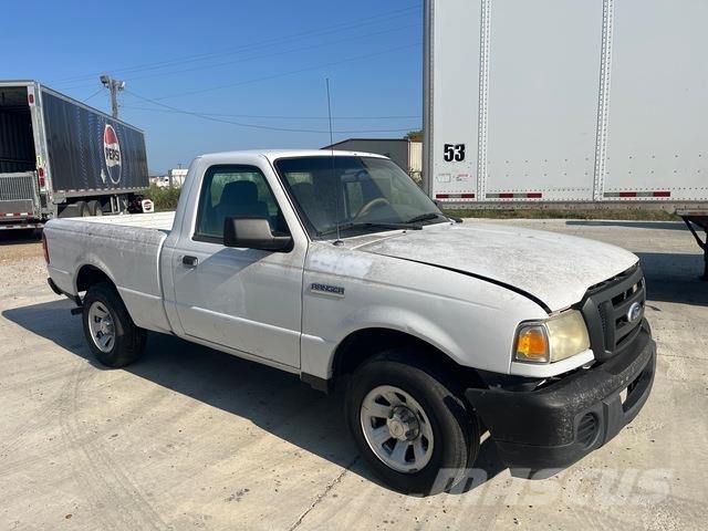 Ford Ranger Vieglais kravas automobilis/izkraušana no sāniem