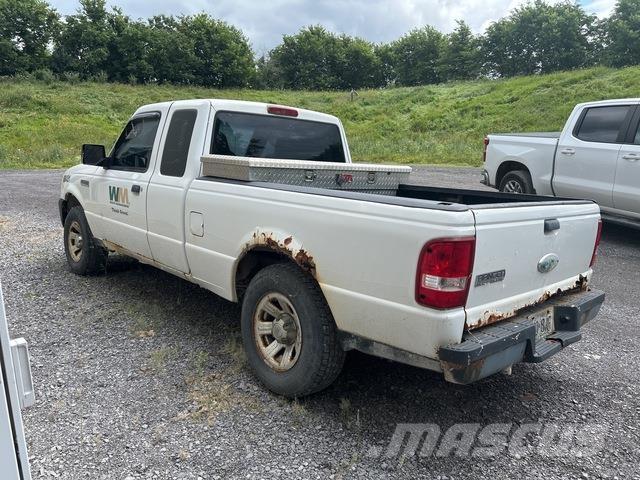 Ford Ranger Vieglais kravas automobilis/izkraušana no sāniem