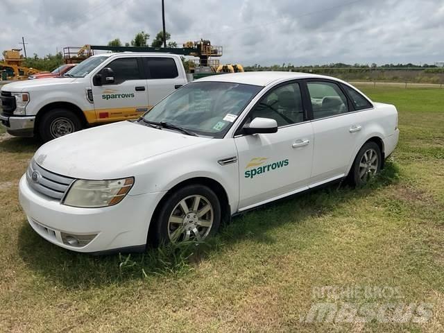 Ford Taurus Automašīnas