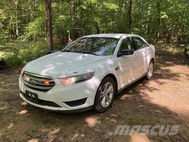 Ford Taurus Automašīnas