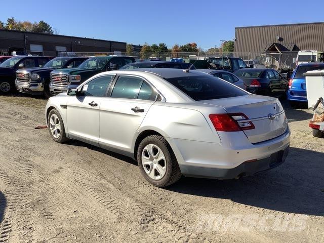 Ford Taurus Automašīnas