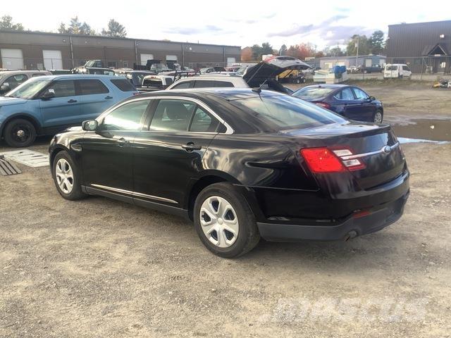 Ford Taurus Automašīnas