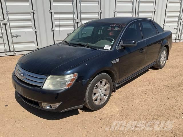 Ford Taurus SE Automašīnas