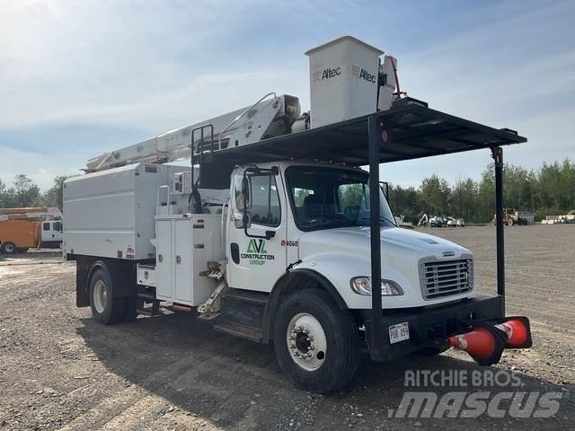 Freightliner  Pacēlāji uz automašīnas bāzes