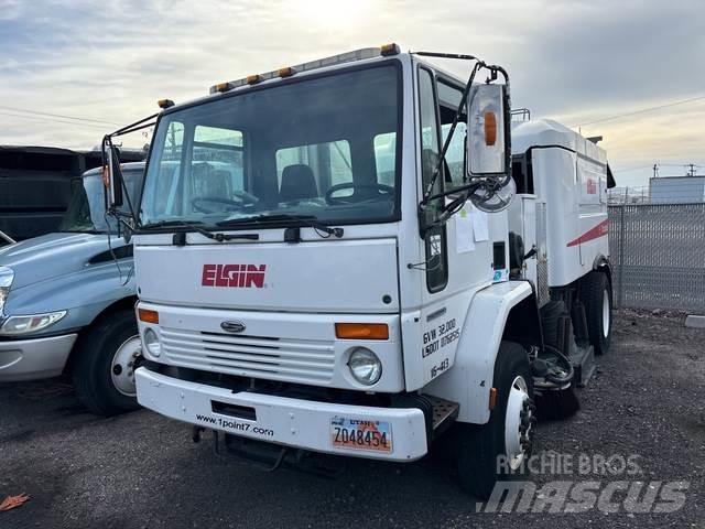 Freightliner  Ielu tīrāmās mašīnas