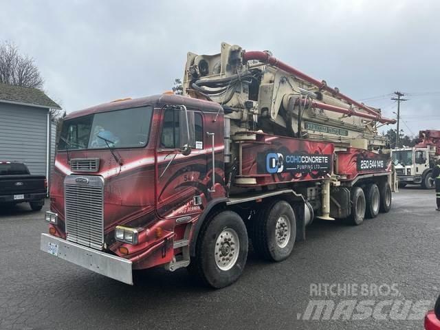 Freightliner  Kravas mašīna- betona sūknis