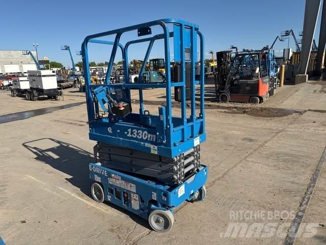 Genie GS-1330M Šķerveida pacēlāji