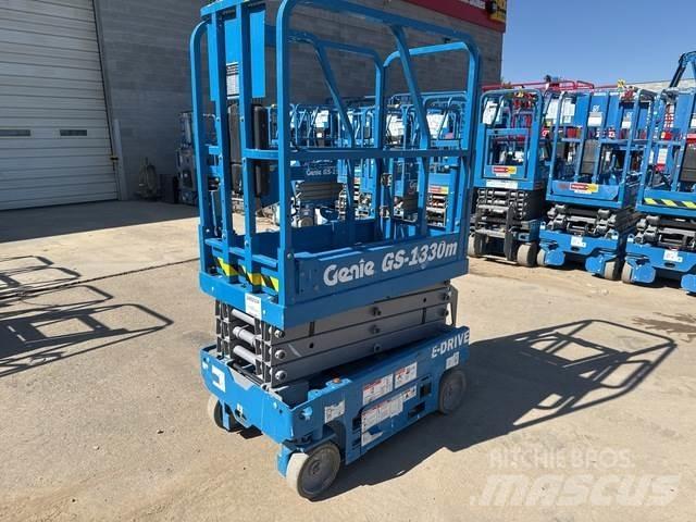 Genie GS-1330M Šķerveida pacēlāji