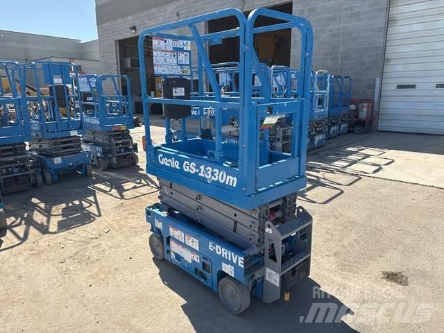 Genie GS-1330M Šķerveida pacēlāji