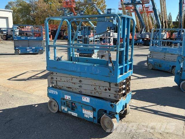 Genie GS-1930 Šķerveida pacēlāji