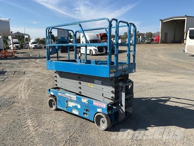 Genie GS-3246 Šķerveida pacēlāji