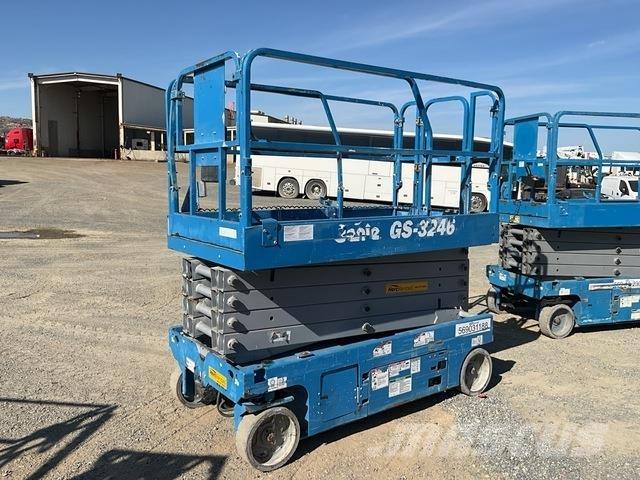 Genie GS-3246 Šķerveida pacēlāji