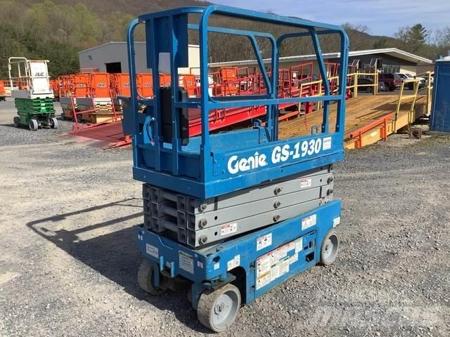 Genie GS1930 Šķerveida pacēlāji