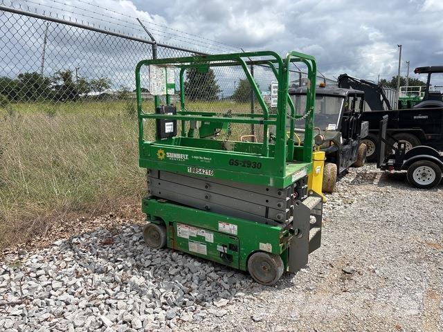 Genie GS1930 Šķerveida pacēlāji