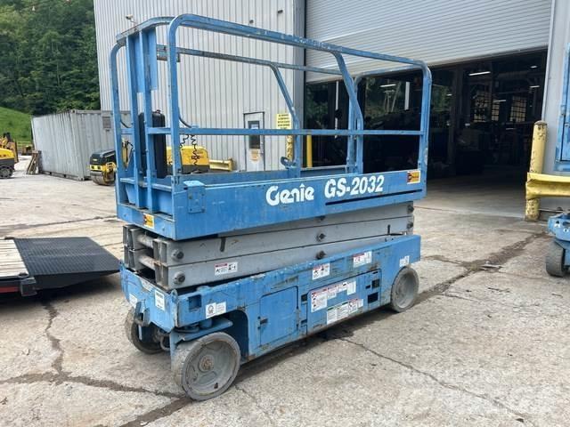 Genie GS2032 Šķerveida pacēlāji