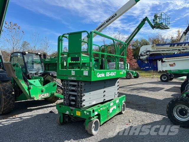 Genie GS4047DC Šķerveida pacēlāji