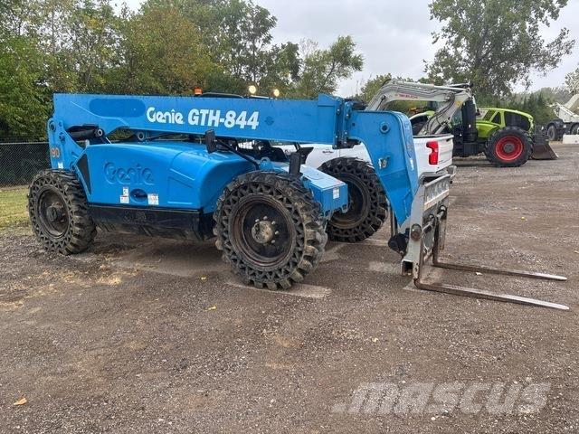 Genie GTH-844 Teleskopiskie manipulatori