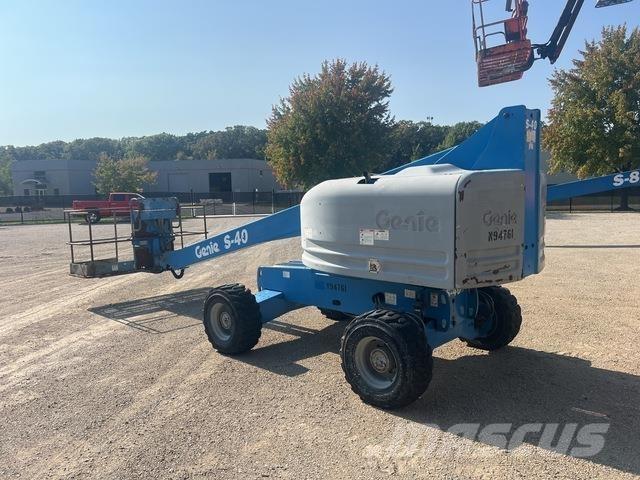 Genie S-40 Teleskopiskie pacēlāji