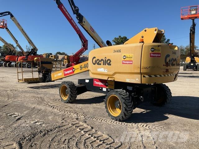 Genie S-40 XC Teleskopiskie pacēlāji