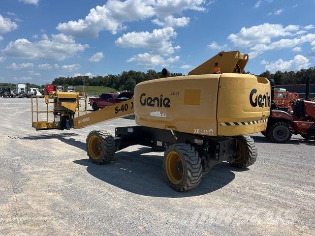 Genie S-40XC Teleskopiskie pacēlāji