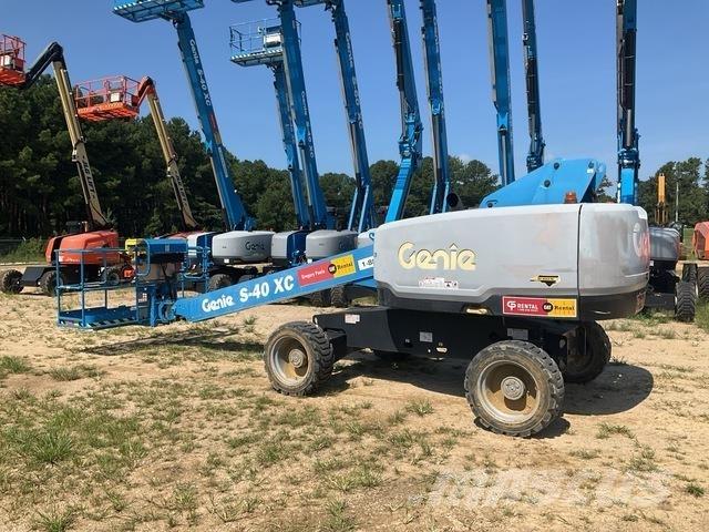 Genie S-40XC Teleskopiskie pacēlāji