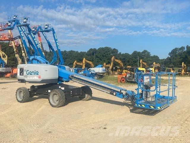 Genie S-40XC Teleskopiskie pacēlāji