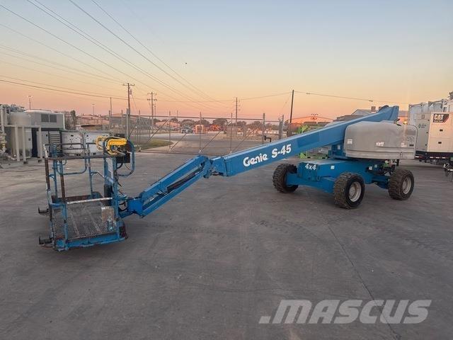 Genie S-45 Teleskopiskie pacēlāji