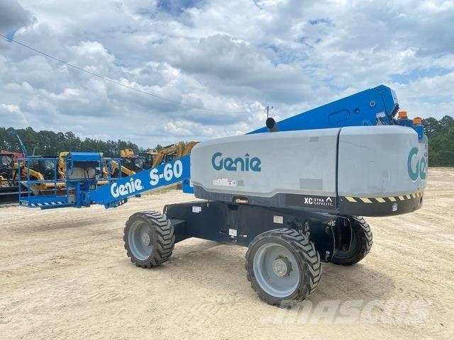 Genie S-60XC Teleskopiskie pacēlāji