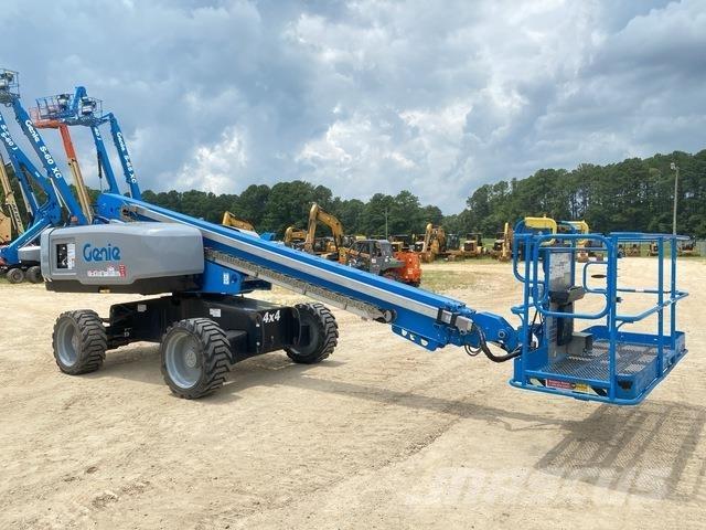 Genie S-60XC Teleskopiskie pacēlāji