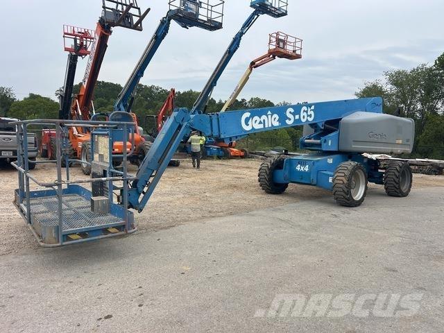 Genie S-65 Teleskopiskie pacēlāji