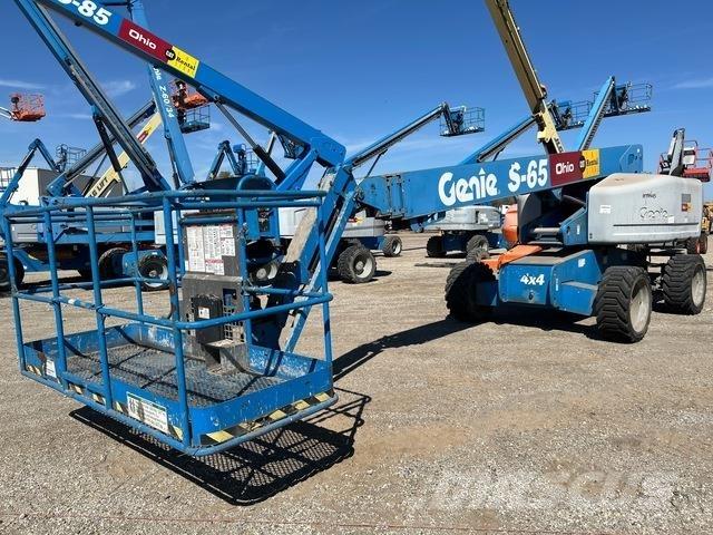 Genie S-65 Teleskopiskie pacēlāji