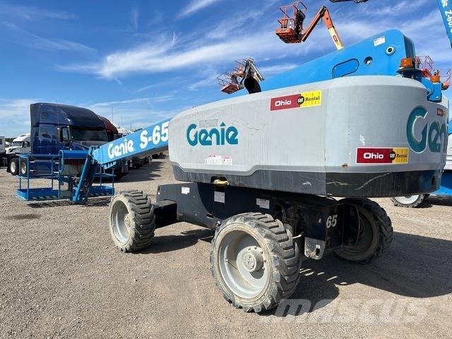 Genie S-65 Teleskopiskie pacēlāji
