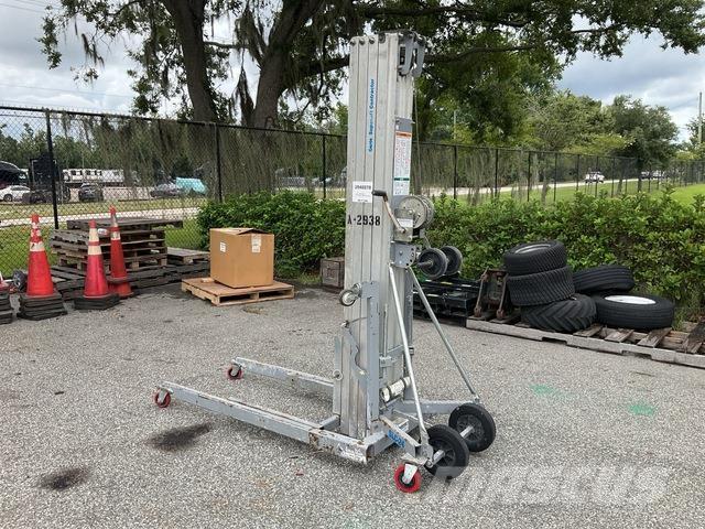 Genie SLC24 Pacēlāji, vinčas un materiālu lifti