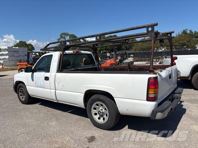 GMC 1500 Vieglais kravas automobilis/izkraušana no sāniem