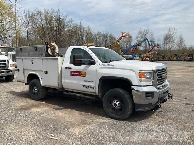 GMC 2500 HD Vieglais kravas automobilis/izkraušana no sāniem