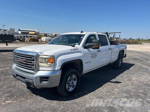 GMC 2500 HD Vieglais kravas automobilis/izkraušana no sāniem
