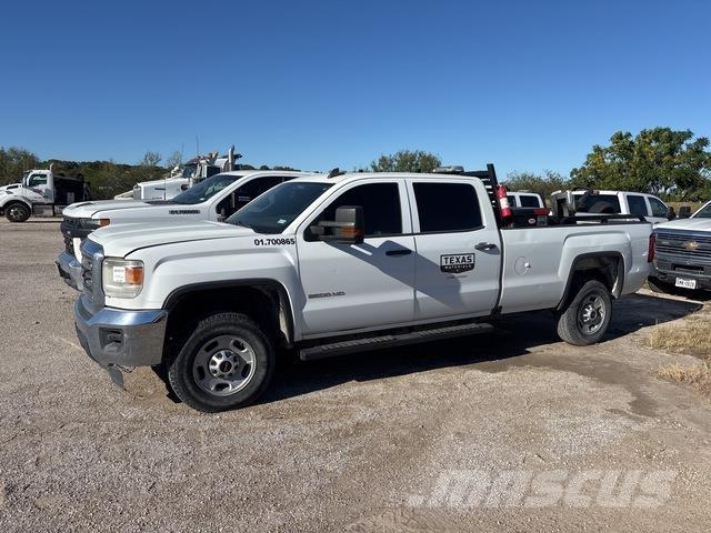 GMC 2500 HD Vieglais kravas automobilis/izkraušana no sāniem