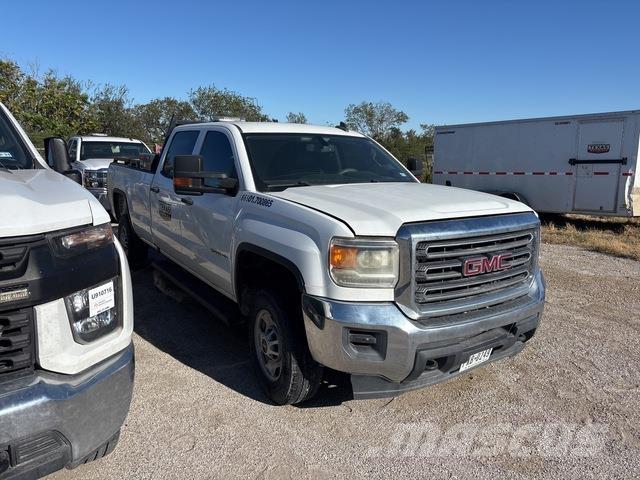 GMC 2500 HD Vieglais kravas automobilis/izkraušana no sāniem