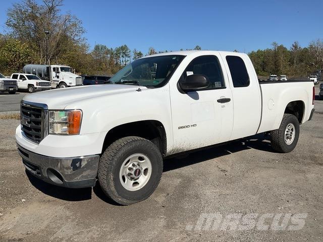 GMC 2500 HD Vieglais kravas automobilis/izkraušana no sāniem