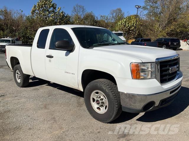 GMC 2500 HD Vieglais kravas automobilis/izkraušana no sāniem