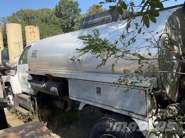 GMC 7500 Betonvedēji