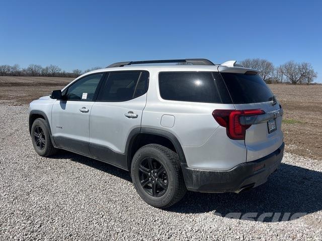 GMC Acadia Automašīnas