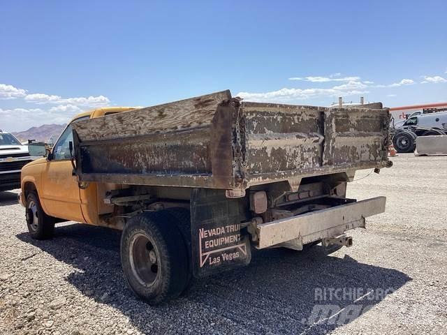 GMC C3500 Pašizgāzējs