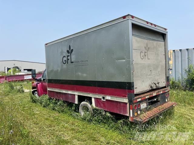 GMC C5500 Furgons