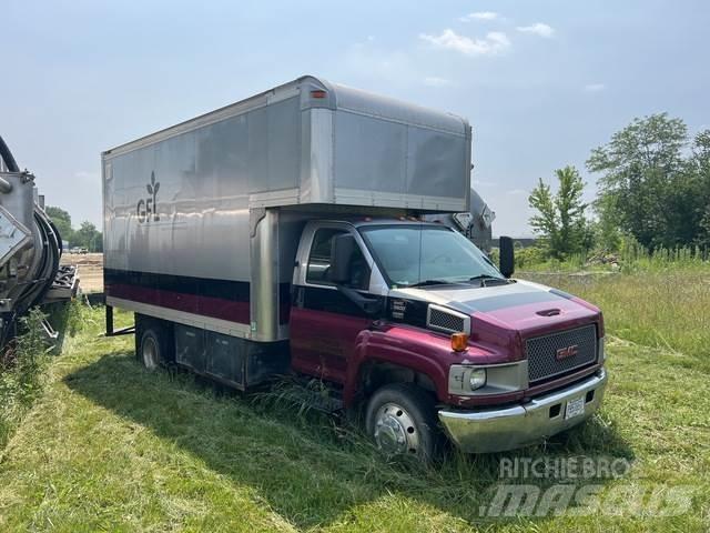 GMC C5500 Furgons
