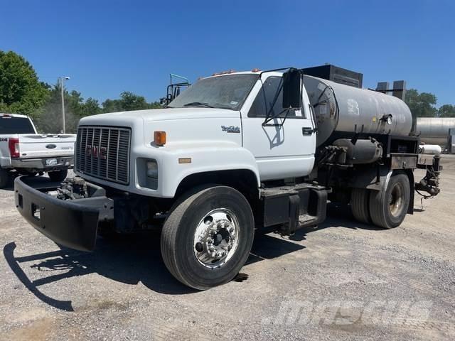 GMC C6500 Betonvedēji