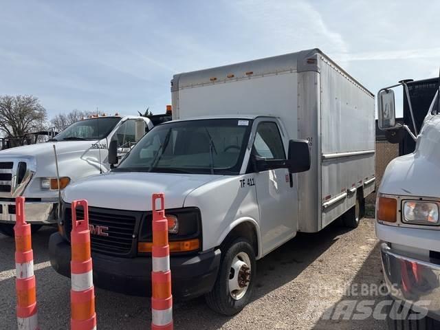 GMC Savana Furgons